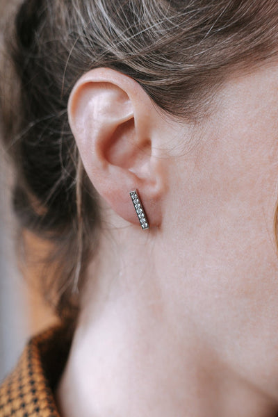 BAR || 0.45ct diamond gold earrings
