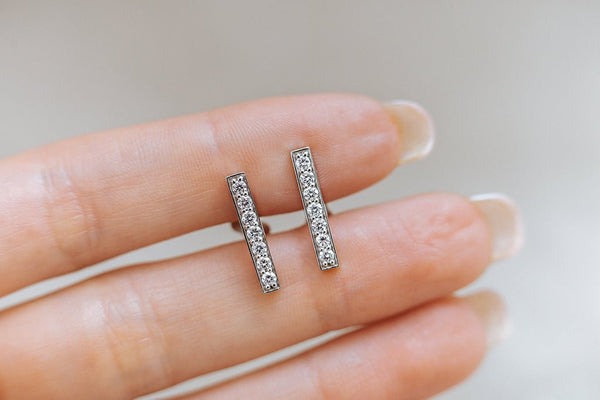 BAR || 0.45ct diamond gold earrings