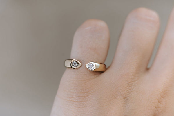 BRUGES || open ring with pear diamonds