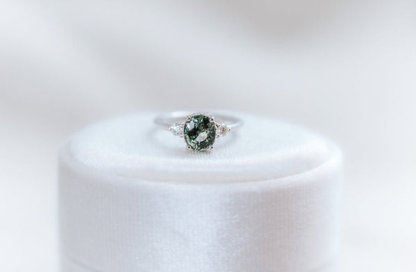 DELPHINE || 1.3ct oval green sapphire and diamonds ring