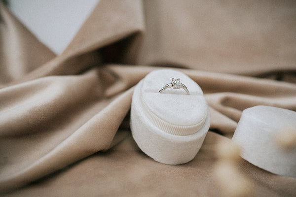 DUTOT || cushion diamond ring