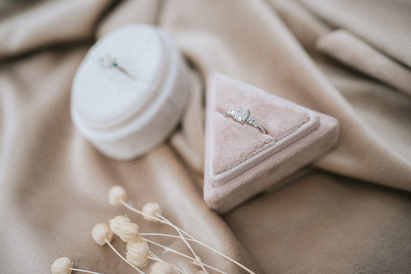 DUTOT || cushion diamond ring