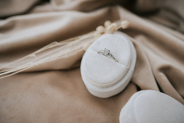 DUTOT || cushion diamond ring