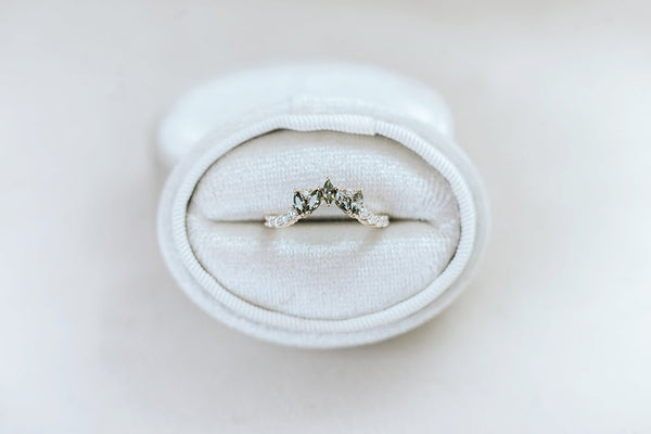 LUNEL || wedding band with green sapphires and diamonds