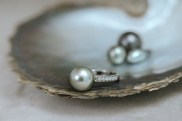 MANA || Tahitian pearl and diamond ring