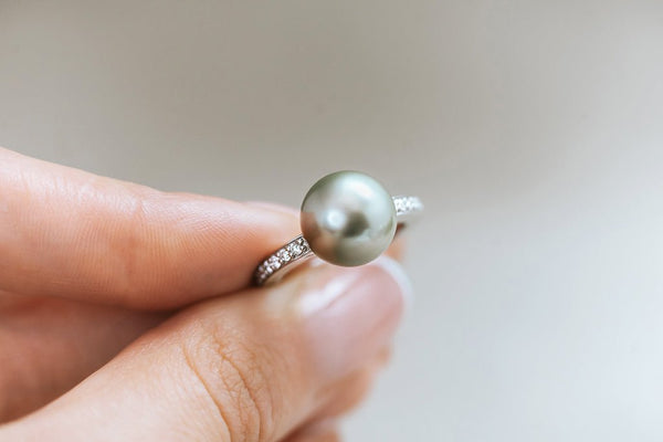 MANA || Tahitian pearl and diamond ring