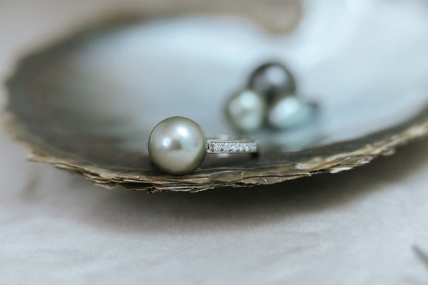 MANA || Tahitian pearl and diamond ring