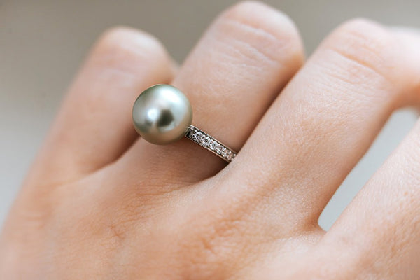 MANA || Tahitian pearl and diamond ring