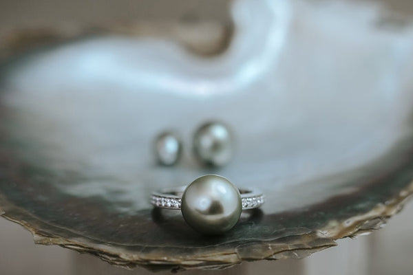 MANA || Tahitian pearl and diamond ring