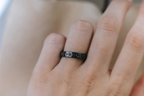 NIOBI || black niobium ring with black diamonds