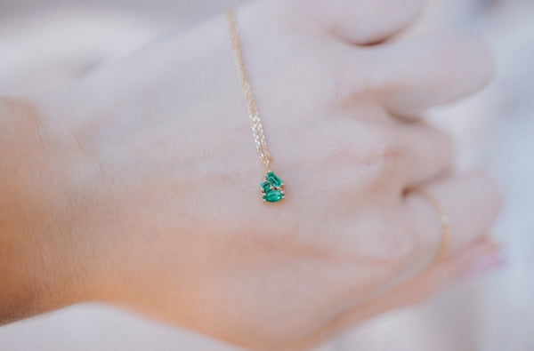 PETAL emerald necklace