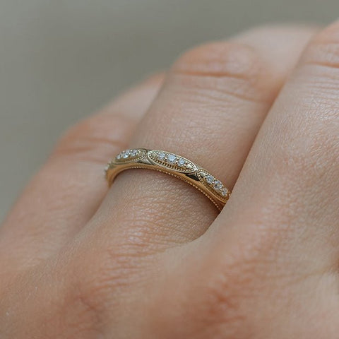 AVIGNON || Vintage - inspired diamond wedding band