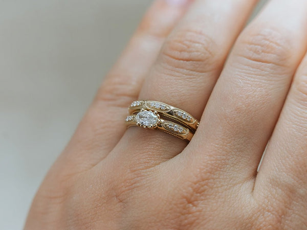 AVIGNON || Vintage - inspired diamond wedding band