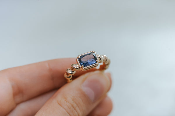 BARLEY || 1.68ct blue spinel ring