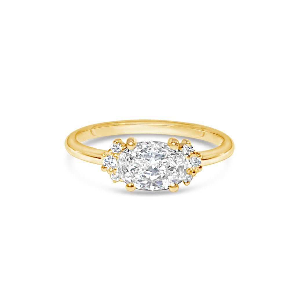 APOANA || oval diamond ring east-west - LOFT.bijoux || Custom jewelry & wedding rings / Bijoux sur mesure & bagues de mariage || Montreal