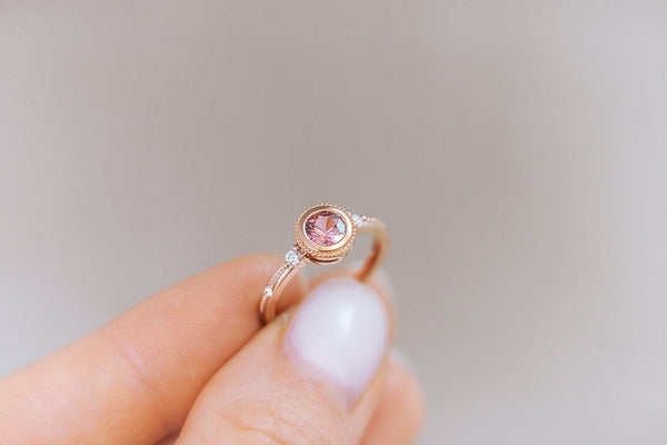 CRILLON || 0.5ct round pink sapphire and diamonds ring - LOFT.bijoux || Custom jewelry & wedding rings / Bijoux sur mesure & bagues de mariage || Montreal