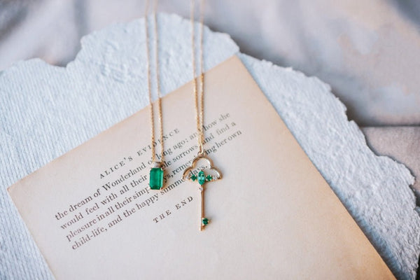Emerald and diamond magic key - LOFT.bijoux || Custom jewelry & wedding rings / Bijoux sur mesure & bagues de mariage || Montreal