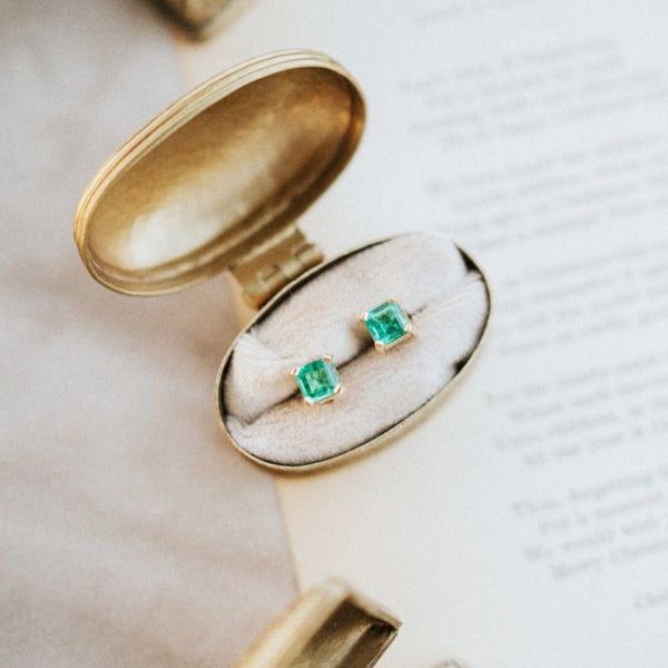 Emerald earrings - LOFT.bijoux || Custom jewelry & wedding rings / Bijoux sur mesure & bagues de mariage || Montreal