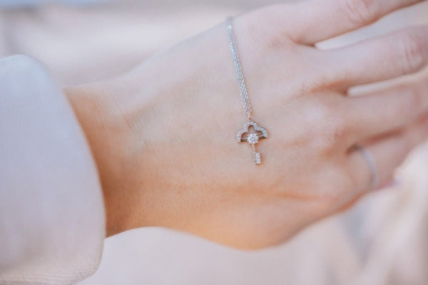 Magic diamond key - LOFT.bijoux || Custom jewelry & wedding rings / Bijoux sur mesure & bagues de mariage || Montreal
