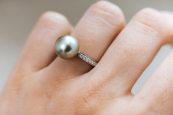 MANA || Tahitian pearl and diamond ring - LOFT.bijoux || Custom jewelry & wedding rings / Bijoux sur mesure & bagues de mariage || Montreal