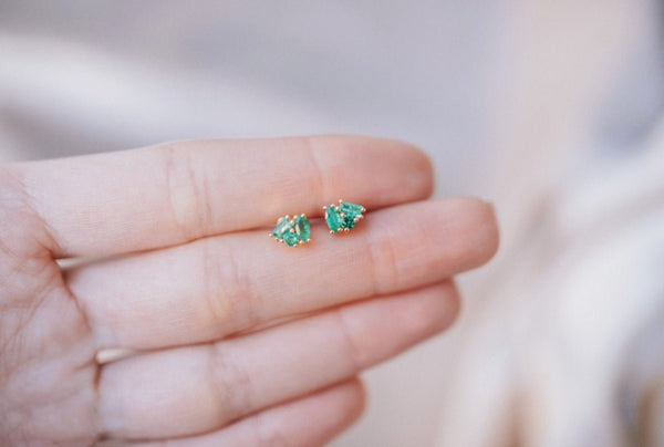 PETAL emerald earrings - LOFT.bijoux || Custom jewelry & wedding rings / Bijoux sur mesure & bagues de mariage || Montreal