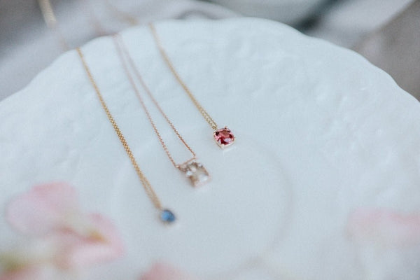 Raspberry spinel necklace - LOFT.bijoux || Custom jewelry & wedding rings / Bijoux sur mesure & bagues de mariage || Montreal