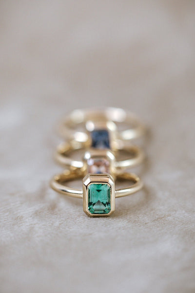 REVE || 0.7ct emerald in yellow gold 14k - LOFT.bijoux || Custom jewelry & wedding rings / Bijoux sur mesure & bagues de mariage || Montreal