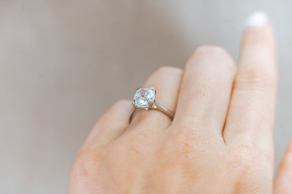 RIVOLI || cushion diamond ring - LOFT.bijoux || Custom jewelry & wedding rings / Bijoux sur mesure & bagues de mariage || Montreal