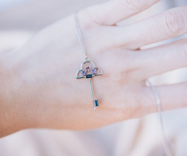 Sapphire magic key - LOFT.bijoux || Custom jewelry & wedding rings / Bijoux sur mesure & bagues de mariage || Montreal