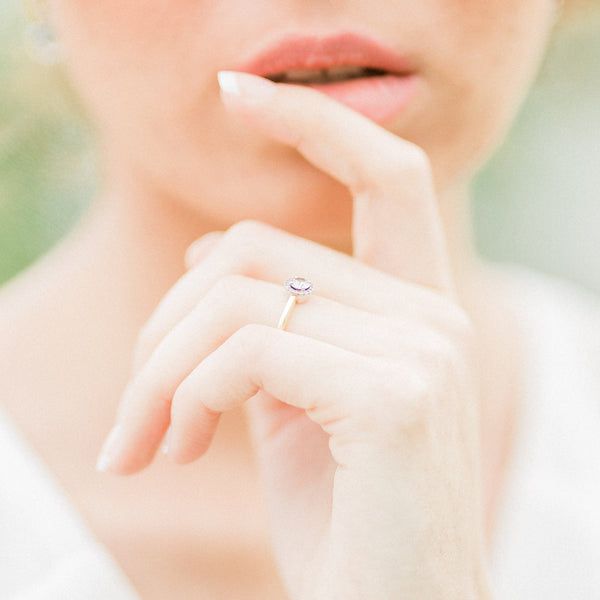 SOLEIL halo dIamond ring - LOFT.bijoux || Custom jewelry & wedding rings / Bijoux sur mesure & bagues de mariage || Montreal