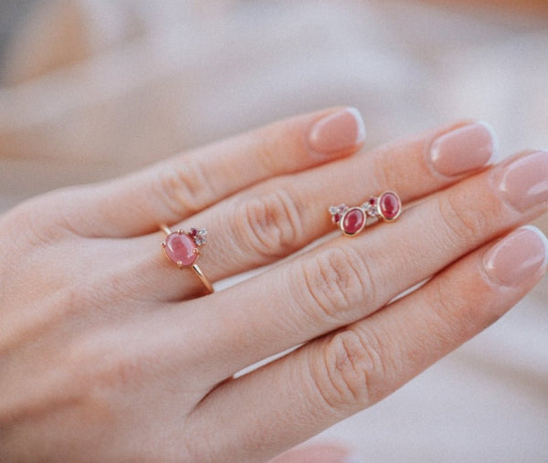 Strawberry Greenland sapphire ring - LOFT.bijoux || Custom jewelry & wedding rings / Bijoux sur mesure & bagues de mariage || Montreal